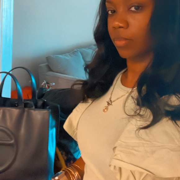 Meet your Posher, Chavone - Picture 2 of 16